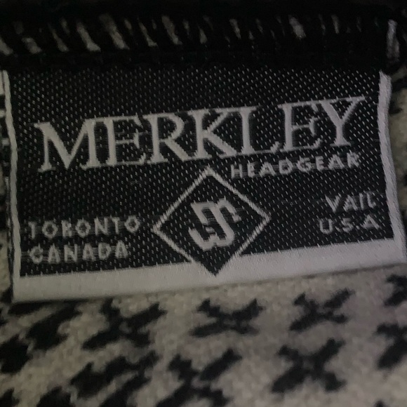 Merkley Headgear 💯 Warm Virgin Wool Patterned Beanie - Picture 3 of 5